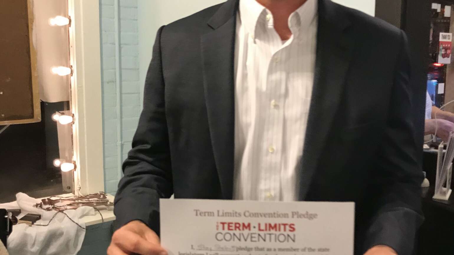 Shay Shelnutt signs term limits pledge