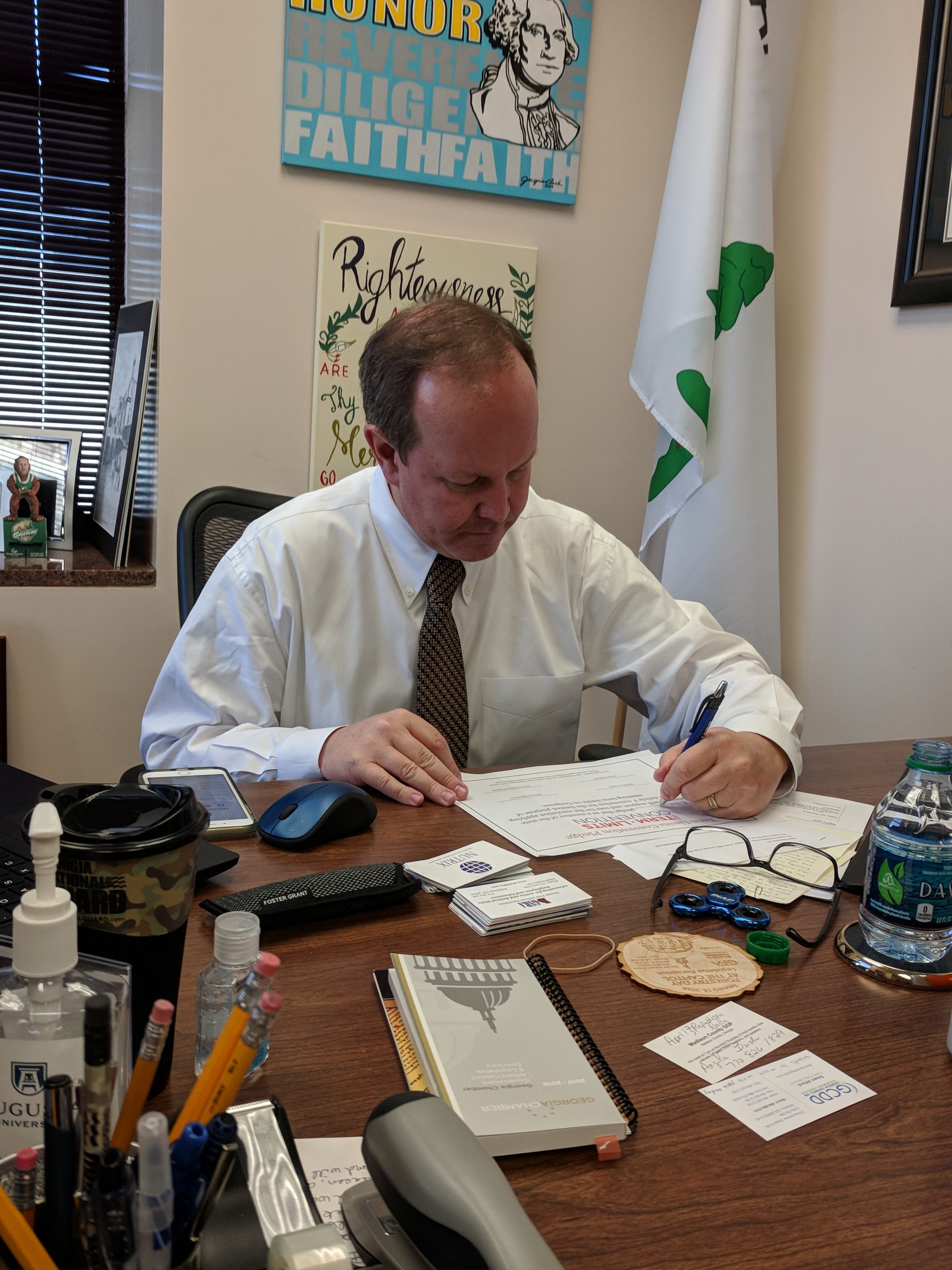 Georgia Rep. Buzz Brockway signs the US Term Limits Pledge
